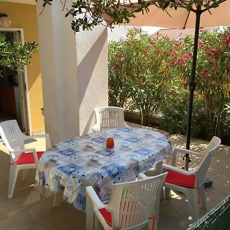 Hrzan-keglevic Apartamento Mandre